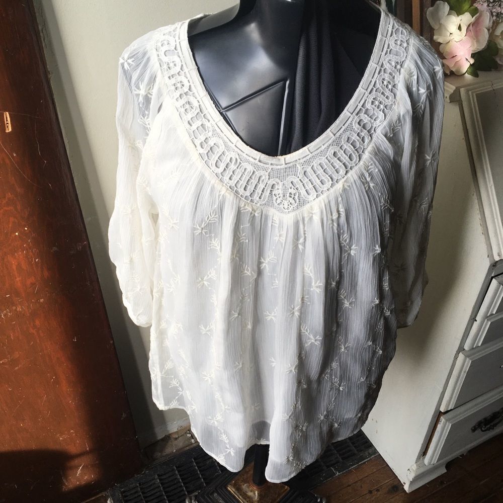 Soft Surroundings S off white embroidered flowy blouse